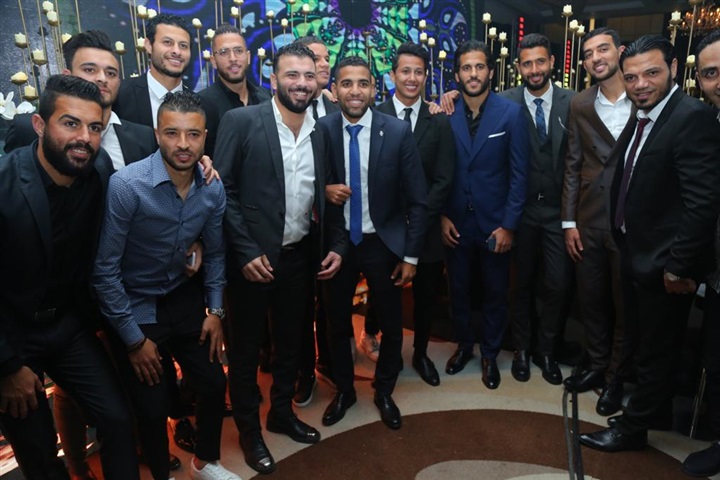 بالصور.. حماقي يشعل زفاف "تريزيجيه" وسط نجوم الفن والرياضة والمشاهير بالصور.. حماقي يشعل زفاف "تريزيجيه" وسط نجوم الفن والرياضة والمشاهير
