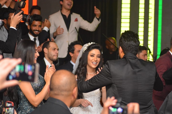 بالصور.. حماقي يشعل زفاف "تريزيجيه" وسط نجوم الفن والرياضة والمشاهير بالصور.. حماقي يشعل زفاف "تريزيجيه" وسط نجوم الفن والرياضة والمشاهير