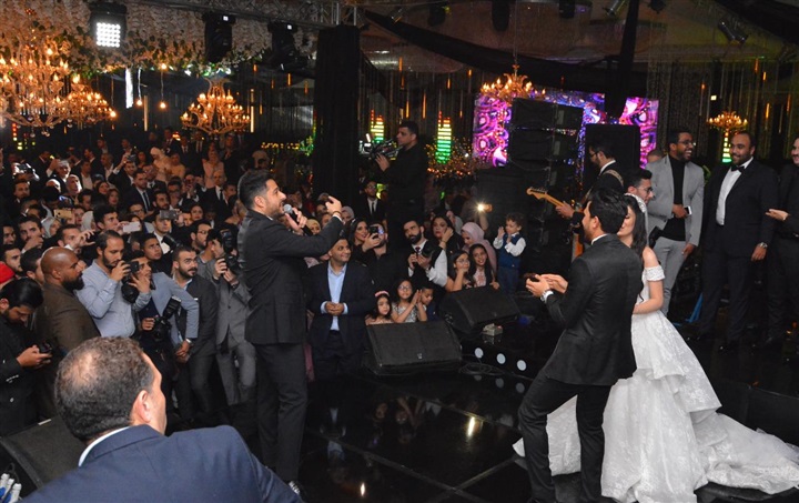 بالصور.. حماقي يشعل زفاف "تريزيجيه" وسط نجوم الفن والرياضة والمشاهير بالصور.. حماقي يشعل زفاف "تريزيجيه" وسط نجوم الفن والرياضة والمشاهير