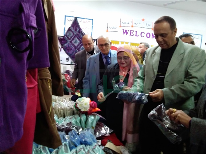 بالصور...افتتاح معرض خيري لتوزيع الملابس علي الطلاب الأكثر إحتياجًا بكفر الشيخ