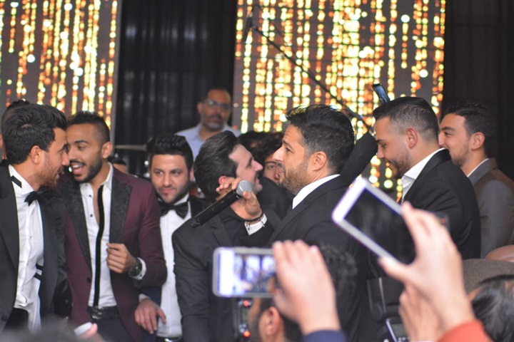 بالصور.. حماقي يشعل زفاف "تريزيجيه" وسط نجوم الفن والرياضة والمشاهير بالصور.. حماقي يشعل زفاف "تريزيجيه" وسط نجوم الفن والرياضة والمشاهير