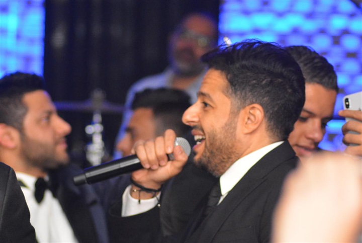 بالصور.. حماقي يشعل زفاف "تريزيجيه" وسط نجوم الفن والرياضة والمشاهير بالصور.. حماقي يشعل زفاف "تريزيجيه" وسط نجوم الفن والرياضة والمشاهير