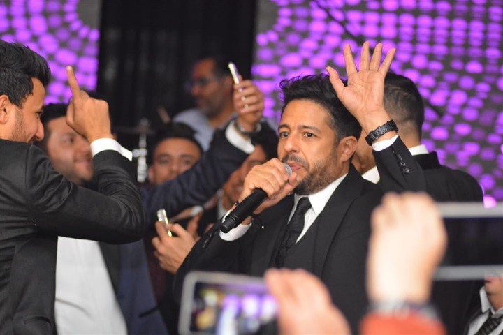 بالصور.. حماقي يشعل زفاف "تريزيجيه" وسط نجوم الفن والرياضة والمشاهير بالصور.. حماقي يشعل زفاف "تريزيجيه" وسط نجوم الفن والرياضة والمشاهير