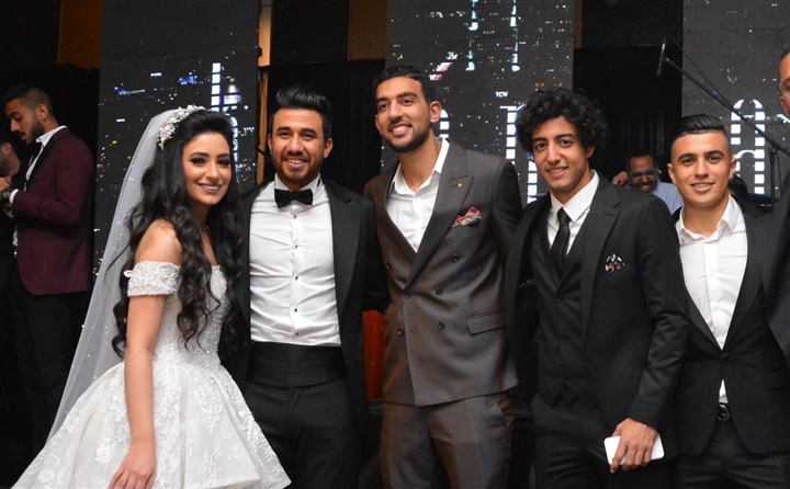 بالصور.. حماقي يشعل زفاف "تريزيجيه" وسط نجوم الفن والرياضة والمشاهير بالصور.. حماقي يشعل زفاف "تريزيجيه" وسط نجوم الفن والرياضة والمشاهير