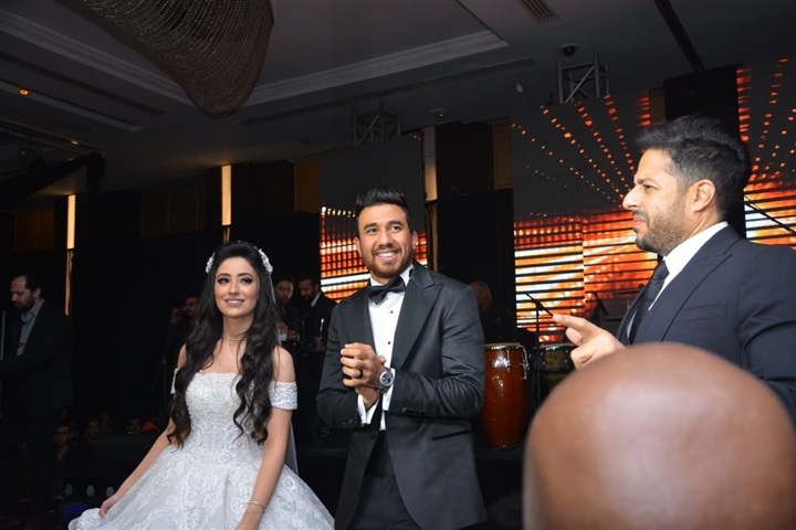 بالصور.. حماقي يشعل زفاف "تريزيجيه" وسط نجوم الفن والرياضة والمشاهير بالصور.. حماقي يشعل زفاف "تريزيجيه" وسط نجوم الفن والرياضة والمشاهير