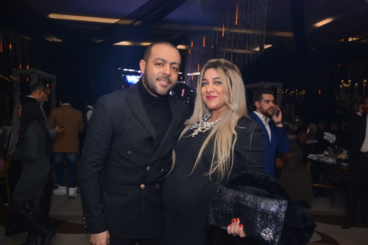 بالصور.. حماقي يشعل زفاف "تريزيجيه" وسط نجوم الفن والرياضة والمشاهير بالصور.. حماقي يشعل زفاف "تريزيجيه" وسط نجوم الفن والرياضة والمشاهير