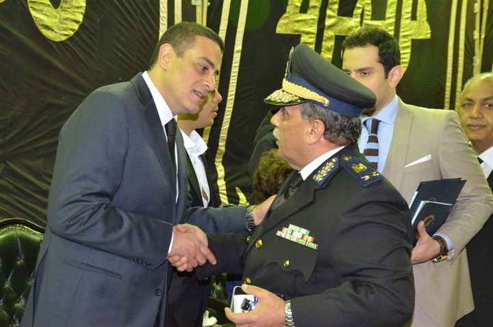 بالصور.. رجال القضاء ومشاهير المجتمع والأعلام يشاركان مراسم عزاء شقيق المستشار محمد عبده بالصور.. رجال القضاء ومشاهير المجتمع والأعلام يشاركان مراسم عزاء شقيق المستشار محمد عبده