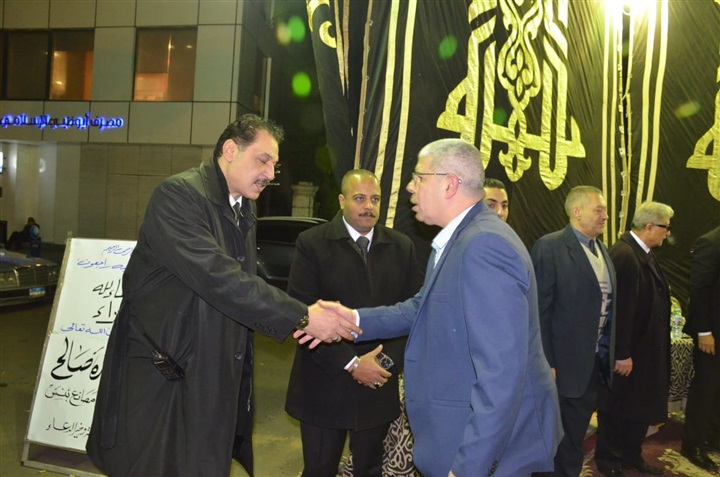 بالصور.. رجال القضاء ومشاهير المجتمع والأعلام يشاركان مراسم عزاء شقيق المستشار محمد عبده بالصور.. رجال القضاء ومشاهير المجتمع والأعلام يشاركان مراسم عزاء شقيق المستشار محمد عبده