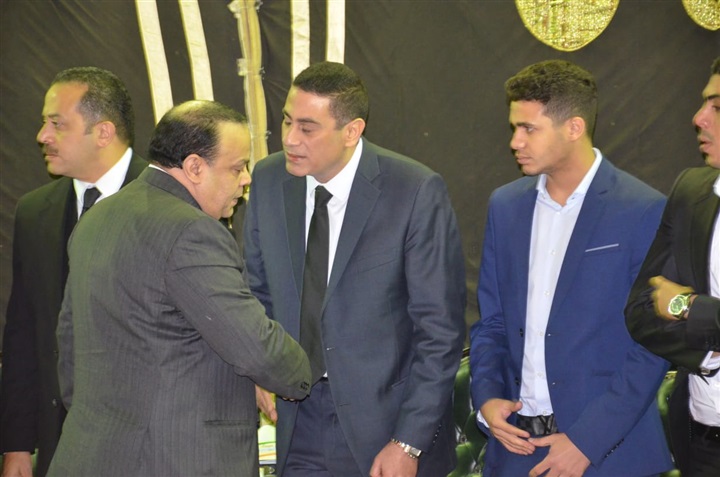 بالصور.. رجال القضاء ومشاهير المجتمع والأعلام يشاركان مراسم عزاء شقيق المستشار محمد عبده بالصور.. رجال القضاء ومشاهير المجتمع والأعلام يشاركان مراسم عزاء شقيق المستشار محمد عبده