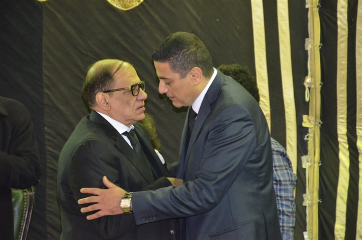 بالصور.. رجال القضاء ومشاهير المجتمع والأعلام يشاركان مراسم عزاء شقيق المستشار محمد عبده بالصور.. رجال القضاء ومشاهير المجتمع والأعلام يشاركان مراسم عزاء شقيق المستشار محمد عبده