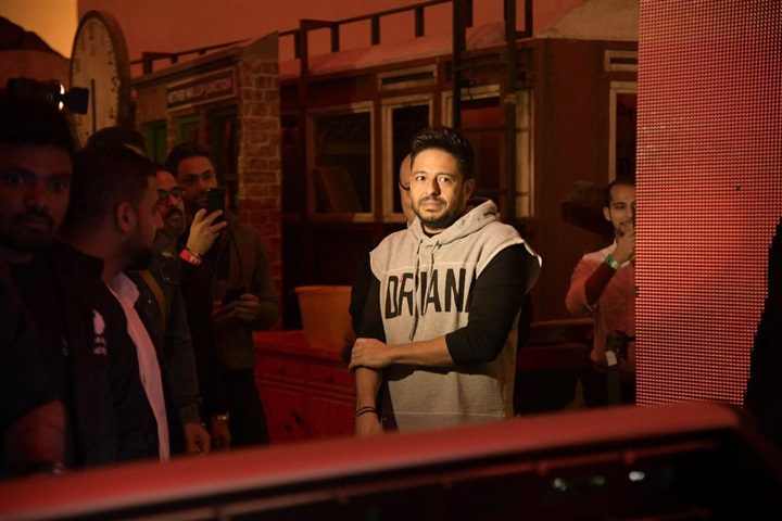 بالصور.. حماقي يشعل القرية العالمية بدبي وسط 40 ألف من من مختلف الجنسيات العربية والأجنبية بالصور.. حماقي يشعل القرية العالمية بدبي وسط 40 ألف من من مختلف الجنسيات العربية والأجنبية