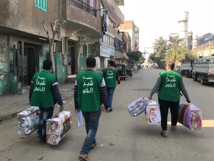 شبرا الخير تطلق أكبر حملة لتوزيع الألحفة والبطاطين بالقليوبية 