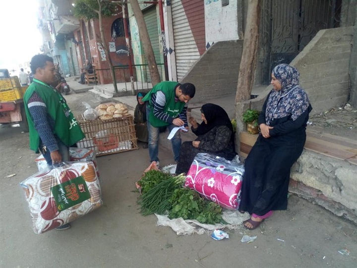 شبرا الخير تطلق أكبر حملة لتوزيع الألحفة والبطاطين بالقليوبية 