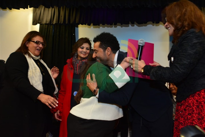 بالصور.. تكريم عمرو سعد في صالون فاطمة ناعوت بالصور.. تكريم عمرو سعد في صالون فاطمة ناعوت