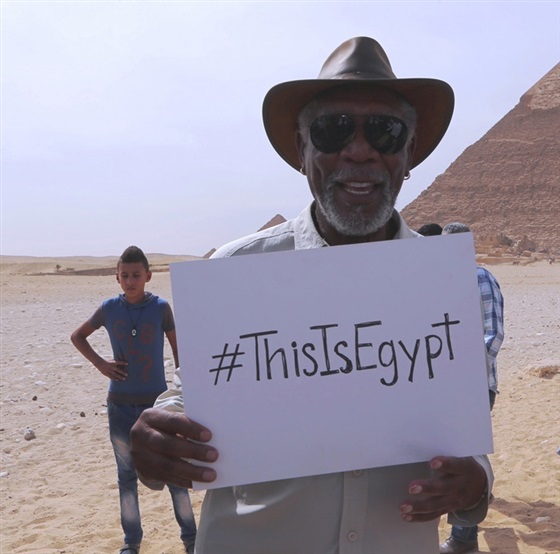 بالصور.. "مصر تسترد عافيتها" مشاهير يقضون وقت ممتع بالأهرامات بالصور.. "مصر تسترد عافيتها" مشاهير يقضون وقت ممتع بالأهرامات