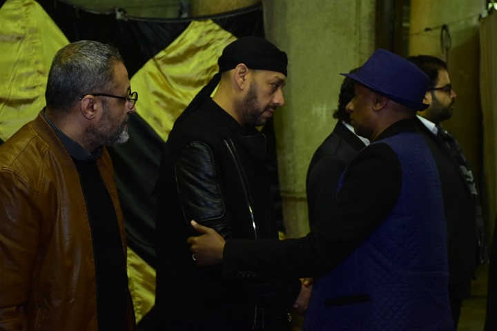 كريم حسن شحاته وريكو وأيمن بهجت قمر و امينه فى عزاء والدة عصام كاريكا كريم حسن شحاته وريكو وأيمن بهجت قمر و امينه فى عزاء والدة عصام كاريكا