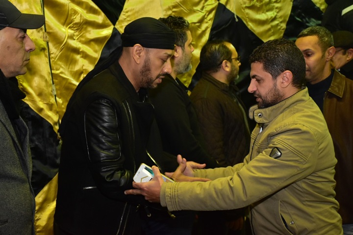 كريم حسن شحاته وريكو وأيمن بهجت قمر و امينه فى عزاء والدة عصام كاريكا كريم حسن شحاته وريكو وأيمن بهجت قمر و امينه فى عزاء والدة عصام كاريكا