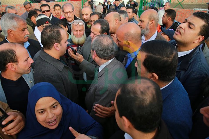 بالصور.. محافظ كفر الشيخ يوجه برفع كفاءة الخدمات خلال لقائه بمواطني سيدى سالم 