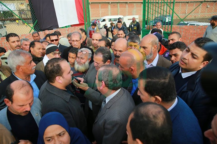 بالصور.. محافظ كفر الشيخ يوجه برفع كفاءة الخدمات خلال لقائه بمواطني سيدى سالم 
