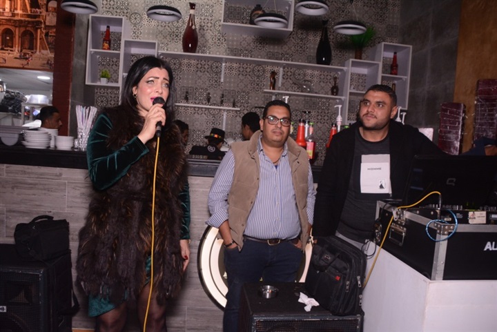 كارن نوالي تحيا حفل في حضور حميد الشاعري والمطربة حنان بديار مول بالتجمع الخامس كارن نوالي تحيا حفل في حضور حميد الشاعري والمطربة حنان بديار مول بالتجمع الخامس