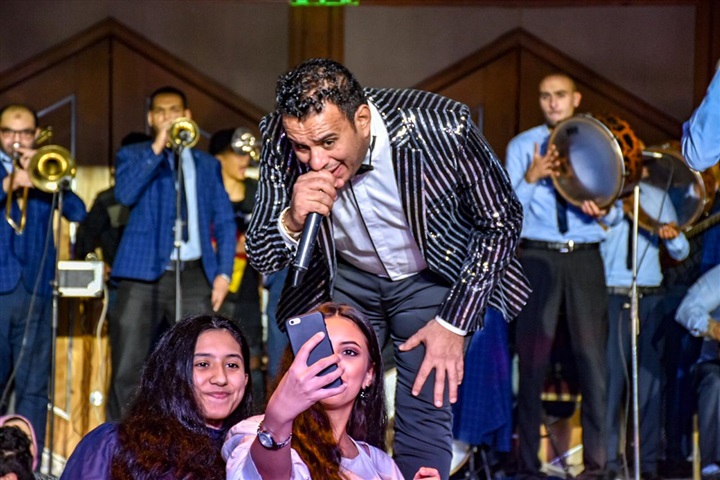 بالصور.. أحمد جمال والليثي وصافينار ودلوعه ومنة عطية في فندق هيلتون رمسيس