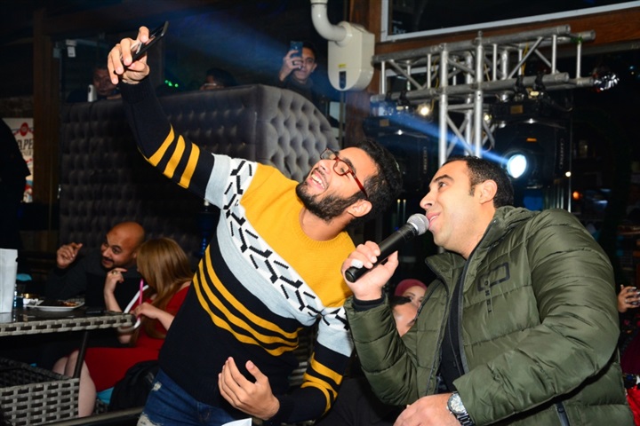 بالصور.. ليلة رأس السنة بالشعبي مع عبد الباسط حمودة ومحمد عدوية وشادي عزت في المنيل بالصور.. ليلة رأس السنة بالشعبي مع عبد الباسط حمودة ومحمد عدوية وشادي عزت في المنيل