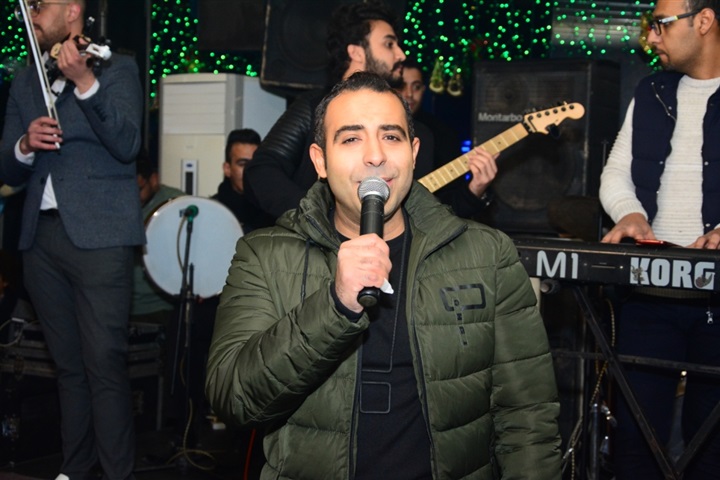 بالصور.. ليلة رأس السنة بالشعبي مع عبد الباسط حمودة ومحمد عدوية وشادي عزت في المنيل بالصور.. ليلة رأس السنة بالشعبي مع عبد الباسط حمودة ومحمد عدوية وشادي عزت في المنيل