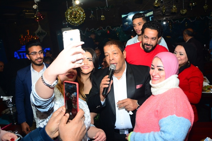بالصور.. ليلة رأس السنة بالشعبي مع عبد الباسط حمودة ومحمد عدوية وشادي عزت في المنيل بالصور.. ليلة رأس السنة بالشعبي مع عبد الباسط حمودة ومحمد عدوية وشادي عزت في المنيل