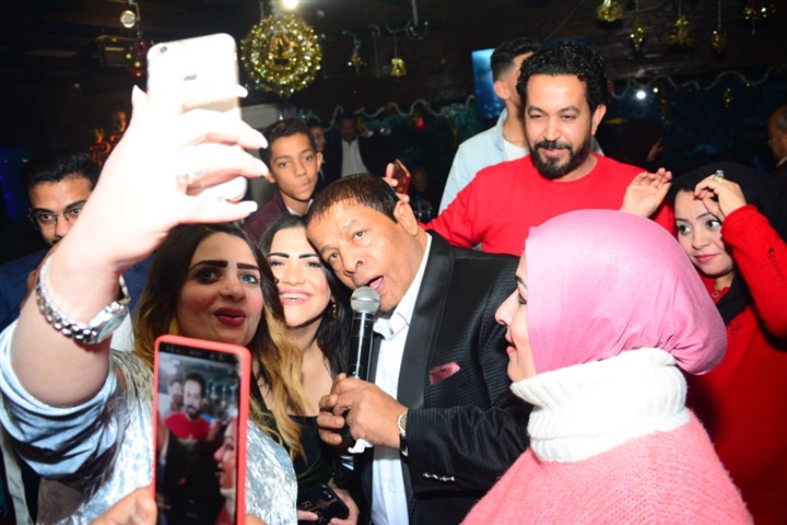 بالصور.. ليلة رأس السنة بالشعبي مع عبد الباسط حمودة ومحمد عدوية وشادي عزت في المنيل بالصور.. ليلة رأس السنة بالشعبي مع عبد الباسط حمودة ومحمد عدوية وشادي عزت في المنيل