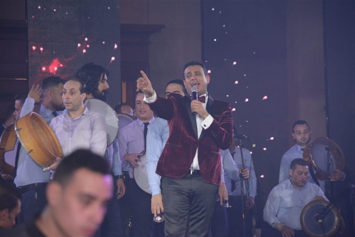 بالصور.. رومانسية جسار وزوجته وطرب أمنية وتحدي صوفينار واوكسانا.. أجواء رأس السنة في القاهرة الجديدة بالصور.. رومانسية جسار وزوجته وطرب أمنية وتحدي صوفينار واوكسانا.. أجواء رأس السنة في القاهرة الجديدة