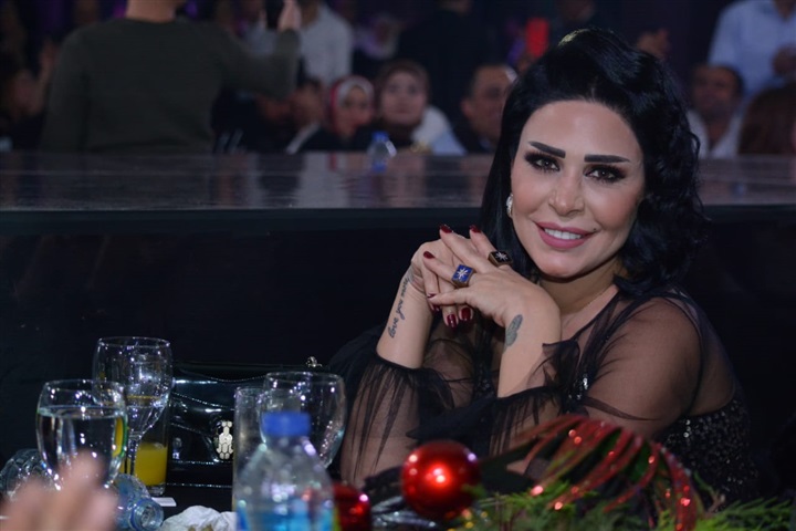 بالصور.. رومانسية جسار وزوجته وطرب أمنية وتحدي صوفينار واوكسانا.. أجواء رأس السنة في القاهرة الجديدة بالصور.. رومانسية جسار وزوجته وطرب أمنية وتحدي صوفينار واوكسانا.. أجواء رأس السنة في القاهرة الجديدة