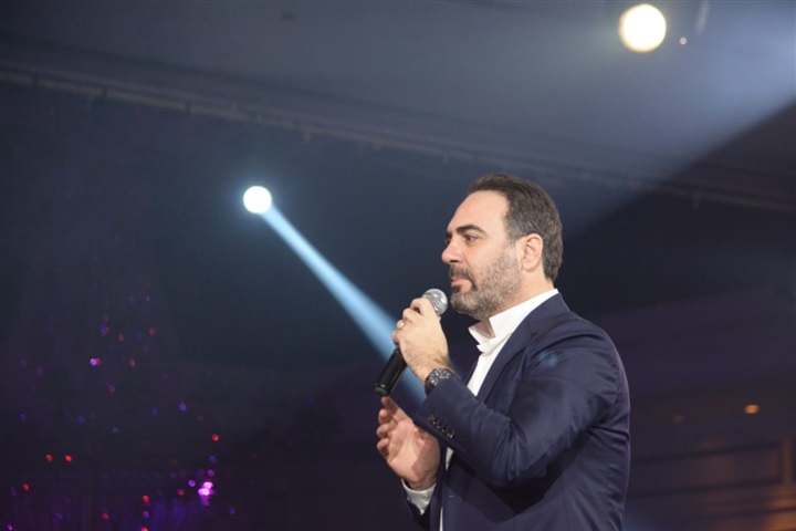 بالصور.. رومانسية جسار وزوجته وطرب أمنية وتحدي صوفينار واوكسانا.. أجواء رأس السنة في القاهرة الجديدة بالصور.. رومانسية جسار وزوجته وطرب أمنية وتحدي صوفينار واوكسانا.. أجواء رأس السنة في القاهرة الجديدة