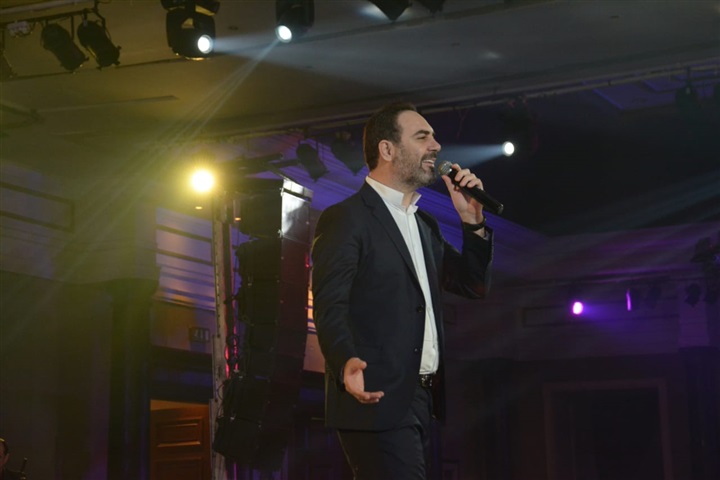 بالصور.. رومانسية جسار وزوجته وطرب أمنية وتحدي صوفينار واوكسانا.. أجواء رأس السنة في القاهرة الجديدة بالصور.. رومانسية جسار وزوجته وطرب أمنية وتحدي صوفينار واوكسانا.. أجواء رأس السنة في القاهرة الجديدة