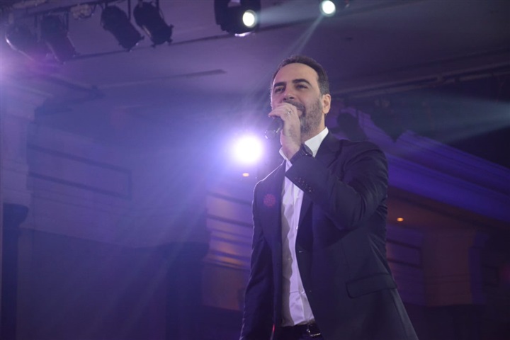 بالصور.. رومانسية جسار وزوجته وطرب أمنية وتحدي صوفينار واوكسانا.. أجواء رأس السنة في القاهرة الجديدة بالصور.. رومانسية جسار وزوجته وطرب أمنية وتحدي صوفينار واوكسانا.. أجواء رأس السنة في القاهرة الجديدة