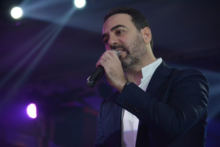 بالصور.. رومانسية جسار وزوجته وطرب أمنية وتحدي صوفينار واوكسانا.. أجواء رأس السنة في القاهرة الجديدة بالصور.. رومانسية جسار وزوجته وطرب أمنية وتحدي صوفينار واوكسانا.. أجواء رأس السنة في القاهرة الجديدة