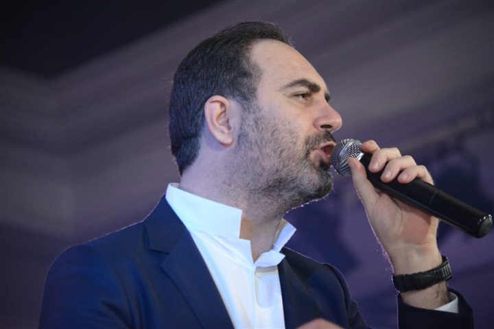 بالصور.. رومانسية جسار وزوجته وطرب أمنية وتحدي صوفينار واوكسانا.. أجواء رأس السنة في القاهرة الجديدة بالصور.. رومانسية جسار وزوجته وطرب أمنية وتحدي صوفينار واوكسانا.. أجواء رأس السنة في القاهرة الجديدة