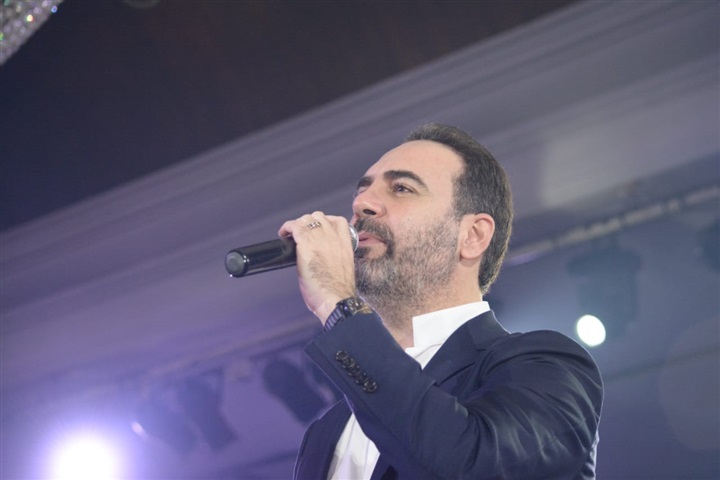 بالصور.. رومانسية جسار وزوجته وطرب أمنية وتحدي صوفينار واوكسانا.. أجواء رأس السنة في القاهرة الجديدة بالصور.. رومانسية جسار وزوجته وطرب أمنية وتحدي صوفينار واوكسانا.. أجواء رأس السنة في القاهرة الجديدة