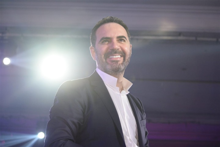 بالصور.. رومانسية جسار وزوجته وطرب أمنية وتحدي صوفينار واوكسانا.. أجواء رأس السنة في القاهرة الجديدة بالصور.. رومانسية جسار وزوجته وطرب أمنية وتحدي صوفينار واوكسانا.. أجواء رأس السنة في القاهرة الجديدة
