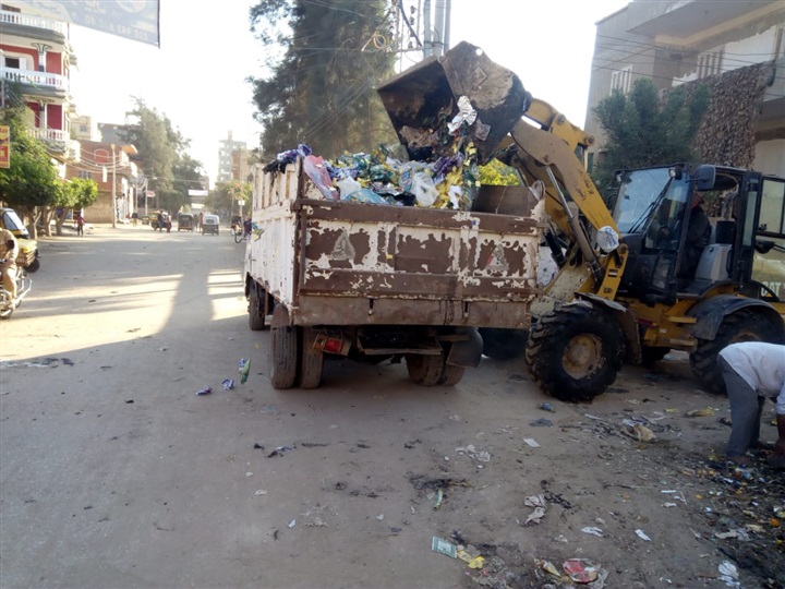 بالصور.."مستقبل وطن" بكفر الشيخ يواصل حملات النظافة بالمدن وتوفير السلع بالقرى