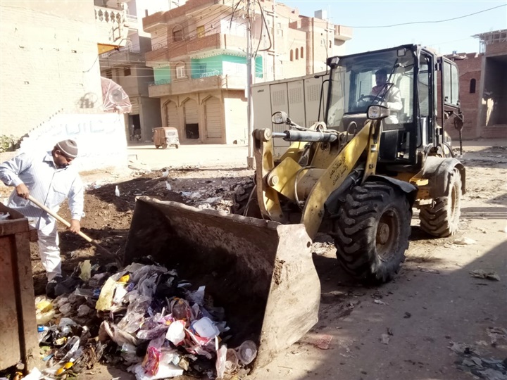 بالصور.."مستقبل وطن" بكفر الشيخ يواصل حملات النظافة بالمدن وتوفير السلع بالقرى