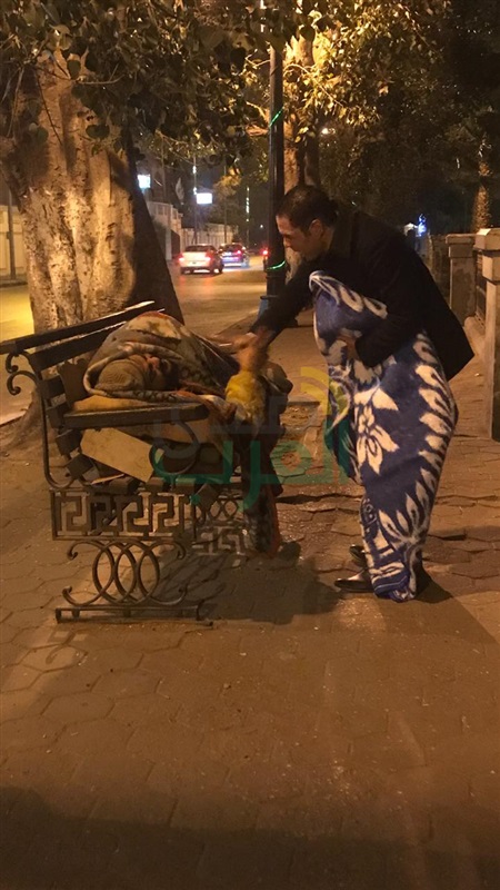 بالصور والفيديو.. "دفى الخير" توزع البطاطين على المحتاجين والفقراء