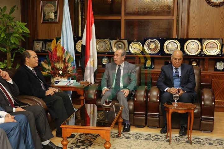 بالصور.. محافظ كفر الشيخ يستقبل مساعد وزير المالية لافتتاح أعمال تطوير المديرية المالية