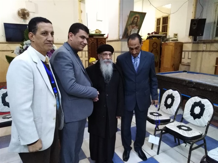 "مستقبل وطن" يهنئ أقباط كفر الشيخ بعيد الميلاد المجيد ويقدم لهم الورود والشيكولاتة 