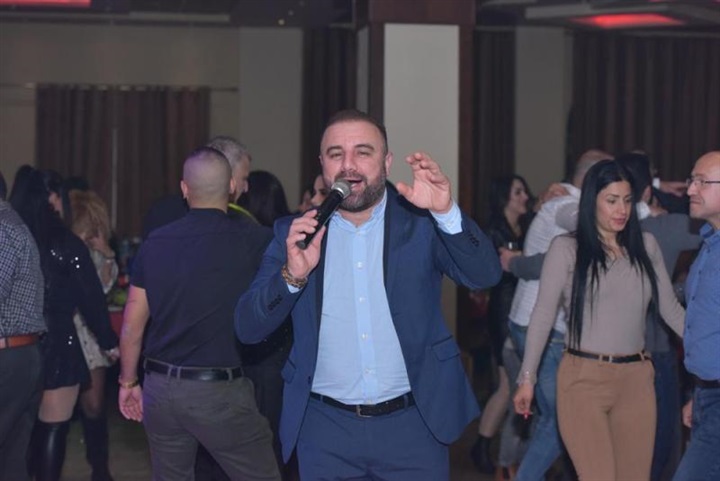 الفنان عوض طنوس يتألق بحفلات العيد المجيد ورأس السنة الميلادية الفنان عوض طنوس يتألق بحفلات العيد المجيد ورأس السنة الميلادية