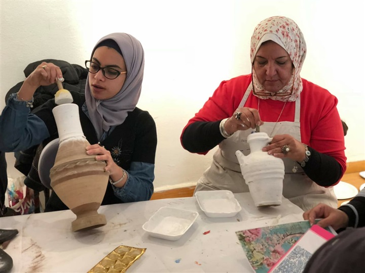 تأهيل 35 من ذوي الإعاقة على العمل بالحرف اليدوية تنفيذاً لمبادرة حياة كريمة تأهيل 35 من ذوي الإعاقة على العمل بالحرف اليدوية تنفيذاً لمبادرة حياة كريمة