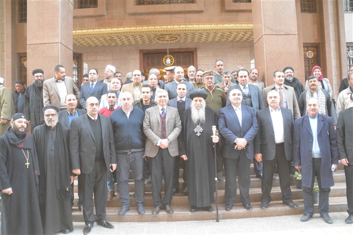 محافظ المنيا يقدم التهنئة للأقباط بمناسبة أعياد الميلاد المجيدة