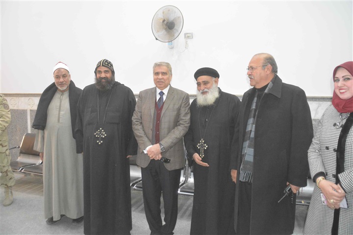 محافظ المنيا يقدم التهنئة للأقباط بمناسبة أعياد الميلاد المجيدة