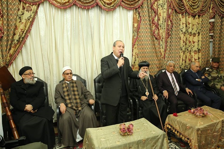 بالفيديو والصور.. محافظ كفر الشيخ يترأس وفدا لتهنئة الأقباط  بعيد الميلاد المجيد