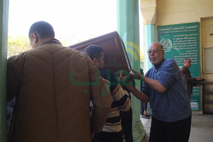 وصول جثمان كامليا السادات لمسجد المصطفي بمدنية نصر وصول جثمان كامليا السادات لمسجد المصطفي بمدنية نصر