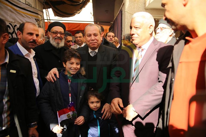 بالفيديو والصور.. محافظ كفر الشيخ يترأس وفدا لتهنئة الأقباط  بعيد الميلاد المجيد